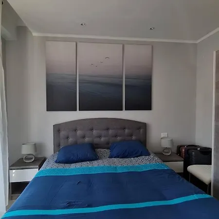 Le Mentonnais - Carre D'or * マントン